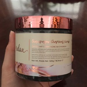 Manna Kadar Champagne Body Scrub